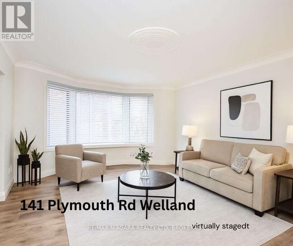Property Photo: 141 Plymouth Road Unit 2 ON L3B 3C8