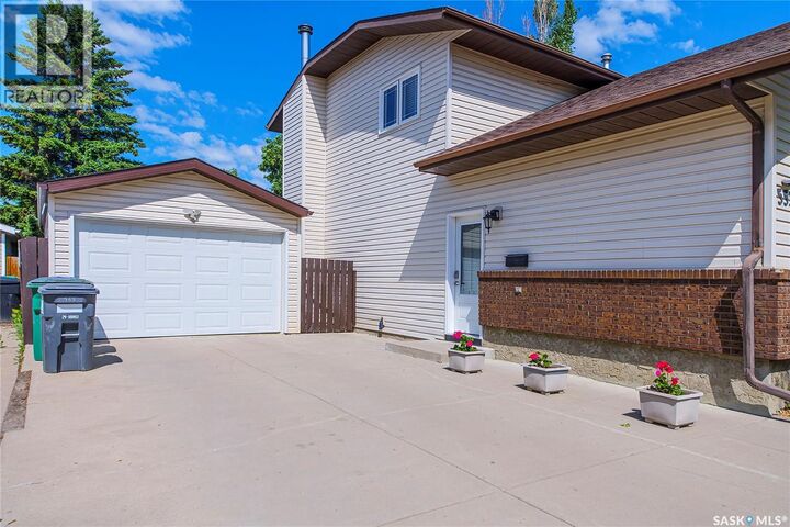 Property Photo: 555 Nordstrum Road SK S7K 7X6