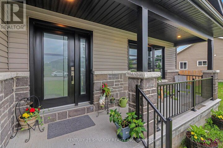 Property Photo: 27 Calco Crescent ON K0C 1W0