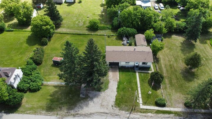 Photo de la propriété:  85 1st Avenue  MB R0J 0N0 