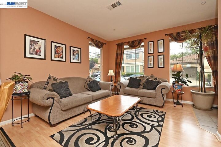 Property Photo: 2164 Rapallo Cmn CA 94551