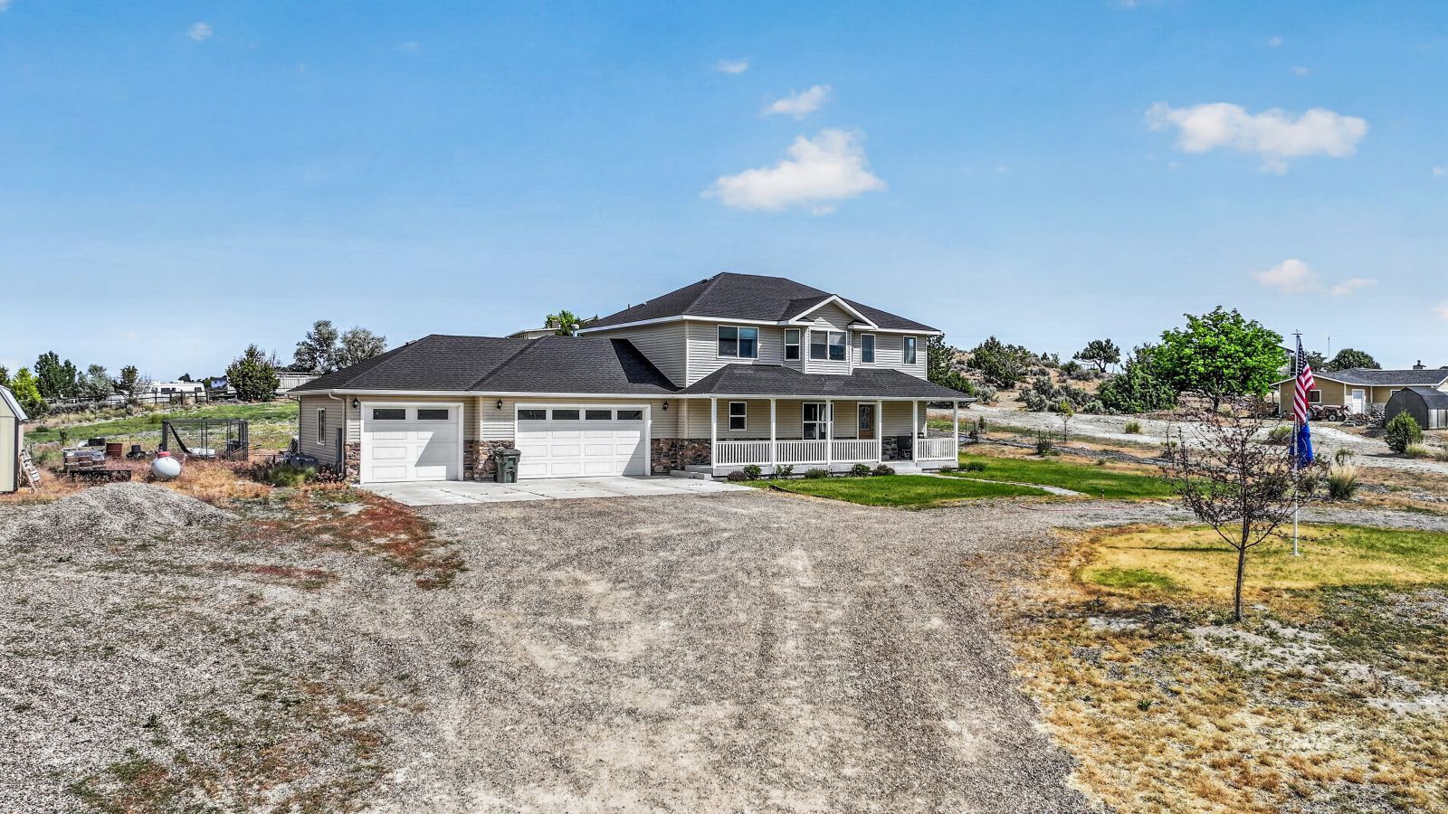 Property Photo: 547 Croydon Drive NV 89815