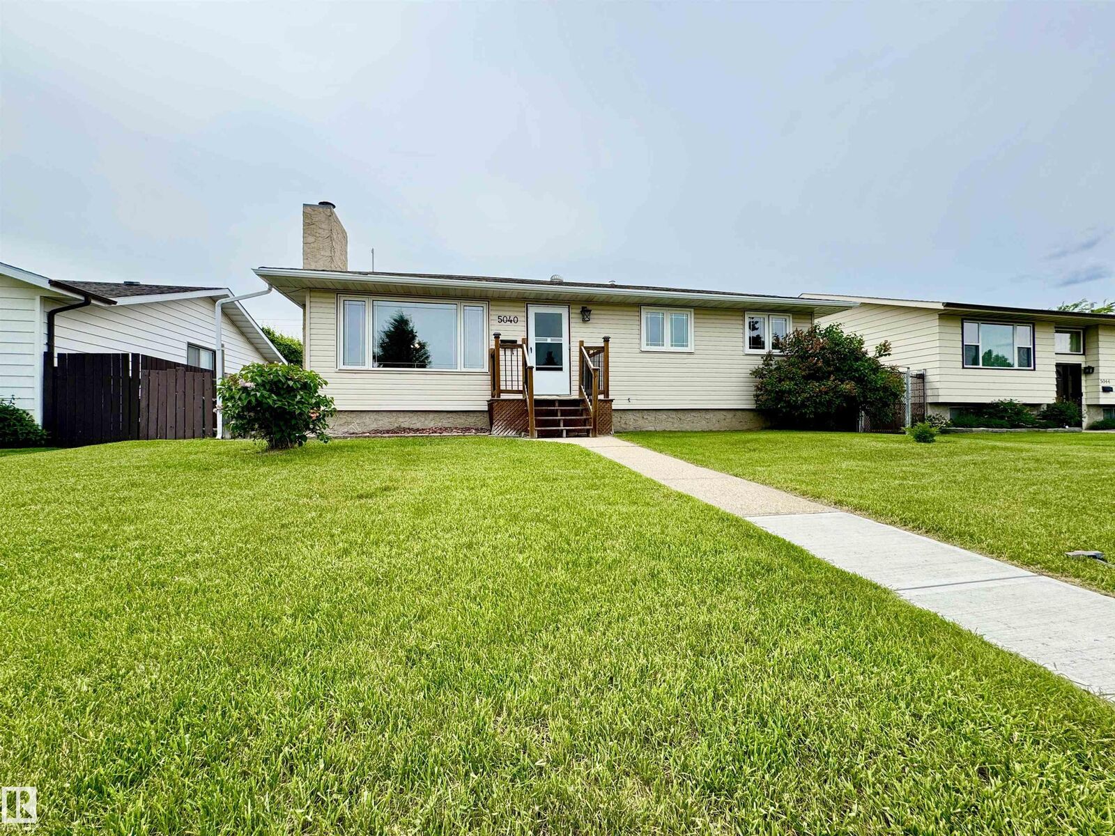 Property Photo: 5040 47 Street AB T0B 2R0