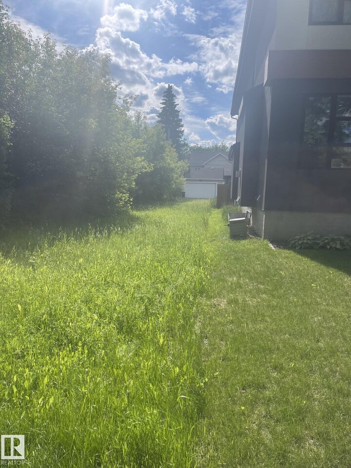 Photo de la propriété:  11726 125 Street NW  AB T5M 0N6 