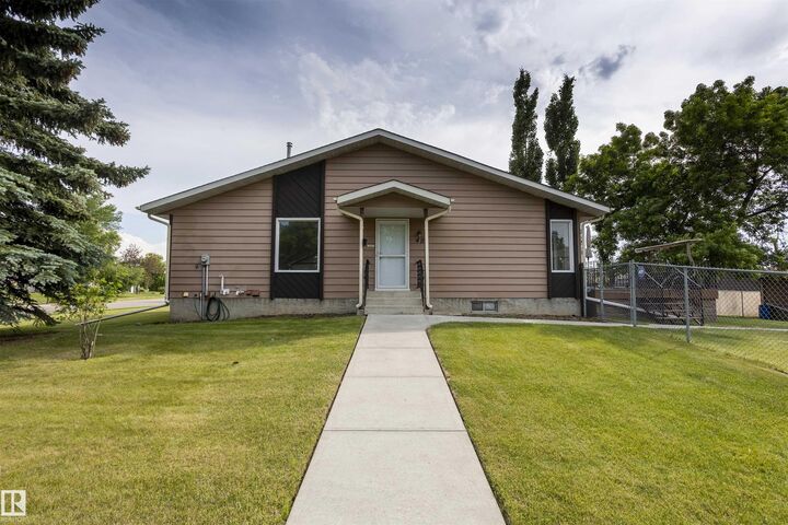 Property Photo:  48 Greystone Drive  AB T7X 0A7 