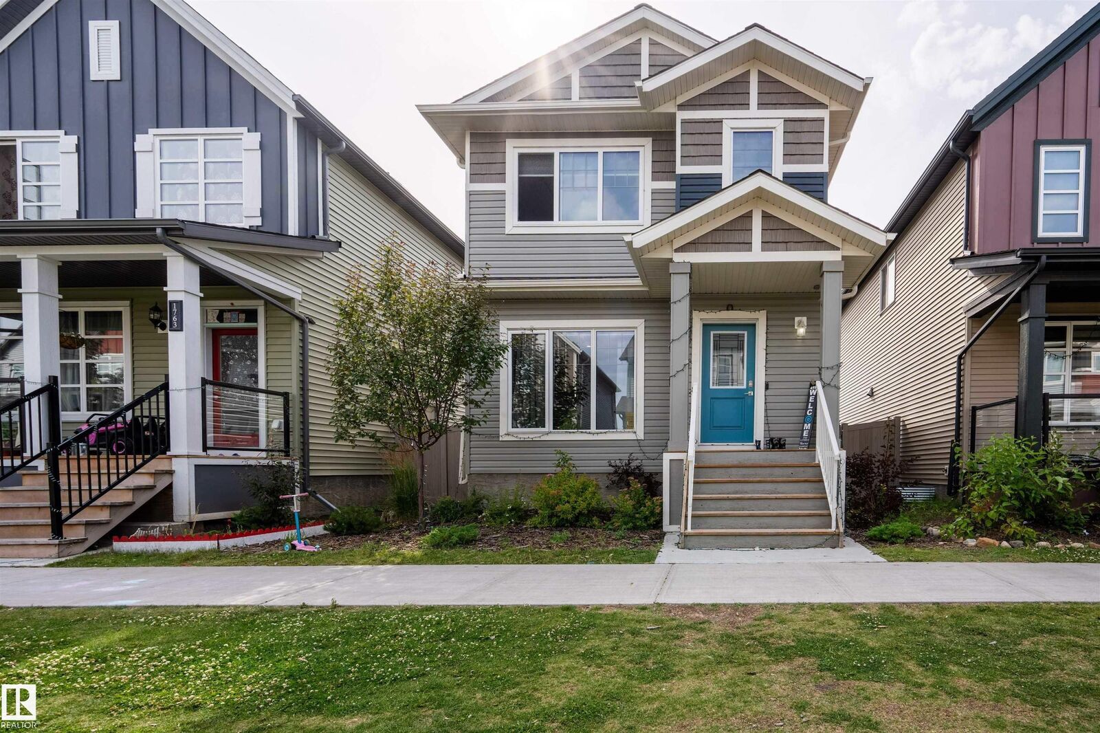 Property Photo:  1767 26A Street NW  AB T6T 2H8 