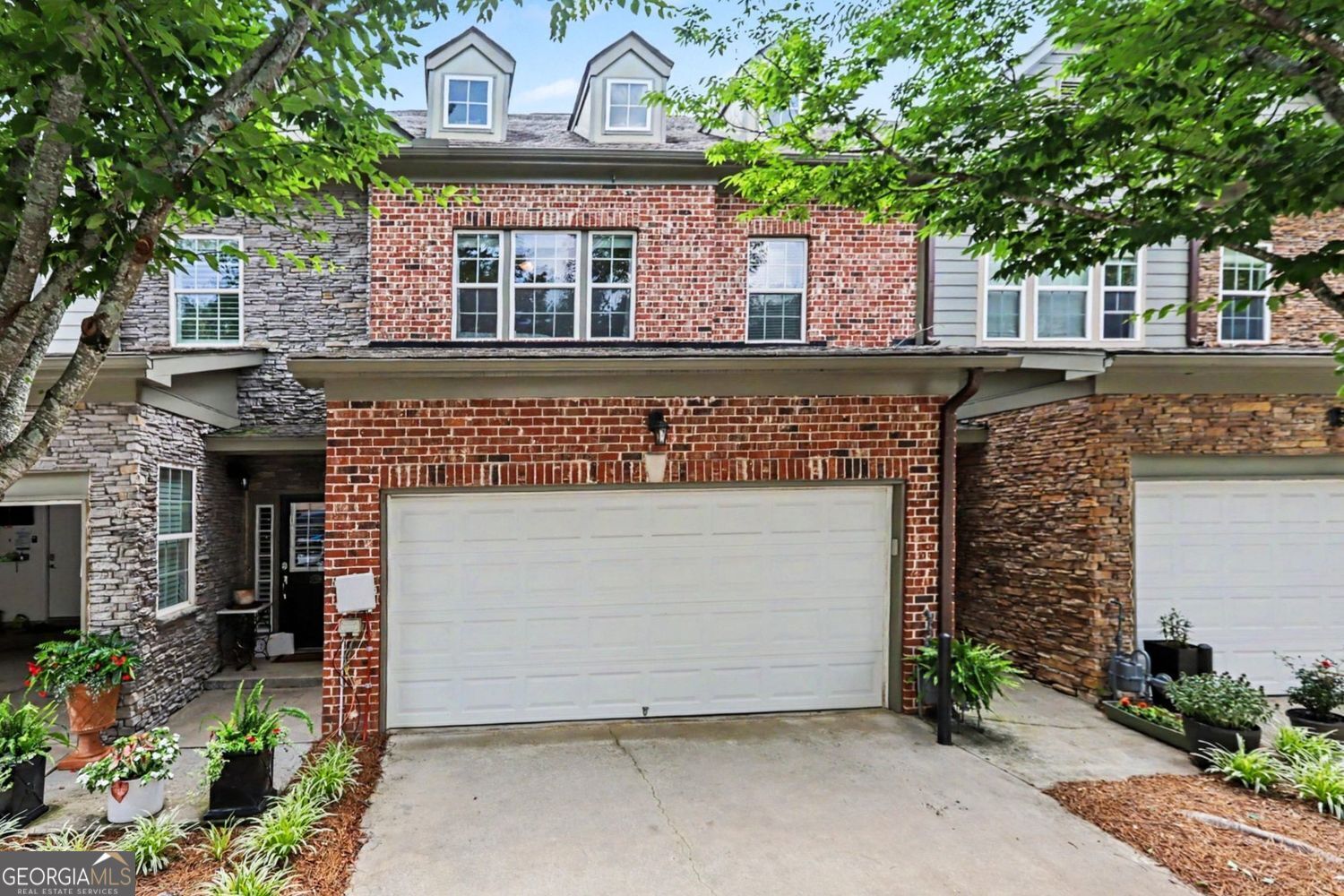 Property Photo: 3780 Ashford Creek Avenue NE GA 30319