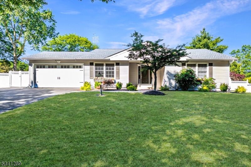 Property Photo:  6 Wood Lake Dr  NJ 08854 