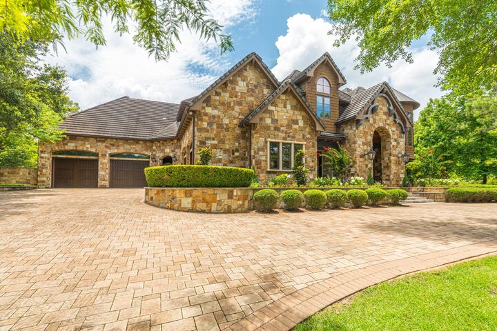 Property Photo: 247 S Fazio Way TX 77389