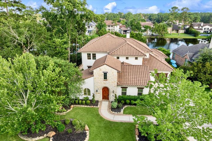 Property Photo: 19 Paloma Bend Place TX 77389