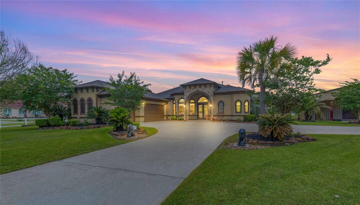 Property Photo: 706 Saddle Creek Farms Drive TX 77532