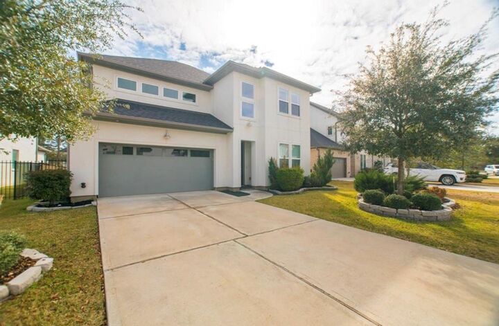 Property Photo: 16 Clearview Terrace Place TX 77375