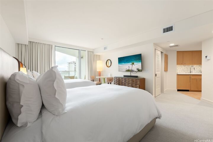 Property Photo: 223 Saratoga Road 1310 HI 96815
