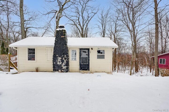 Property Photo:  50 Woodland Circle S  NY 10950 
