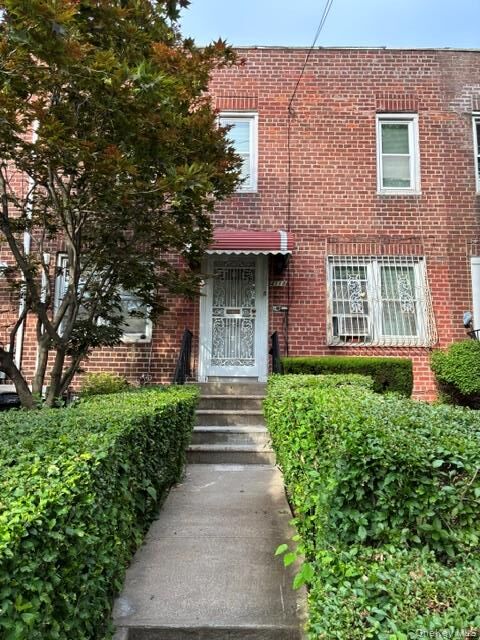 Property Photo:  4118 Murdock Avenue  NY 10466 
