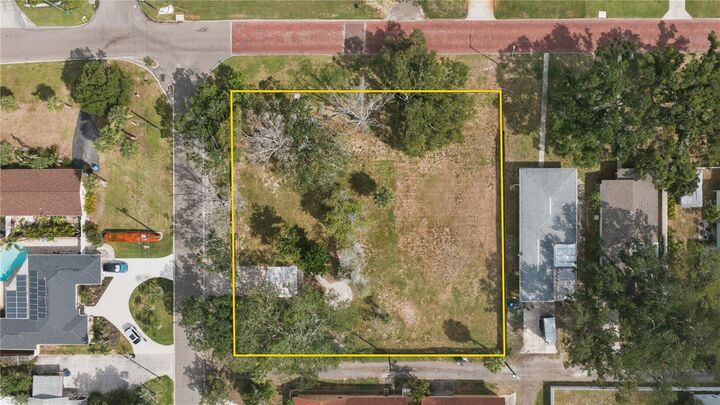 Property Photo: 698 Villagrande Avenue S FL 33707