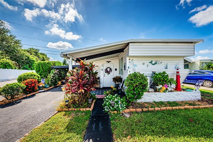 Property Photo: 4187 72nd Street N 32 FL 33709