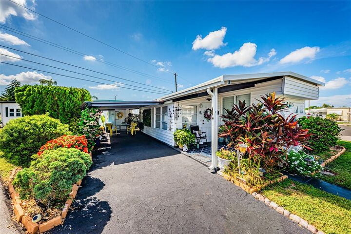 Property Photo:  4187 72nd Street N 32  FL 33709 