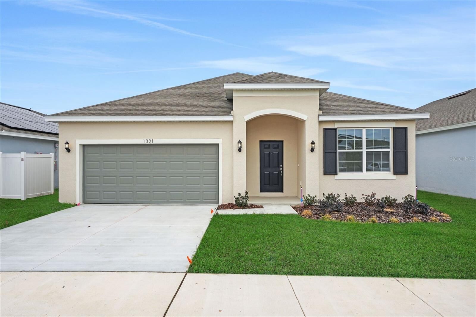 Property Photo:  