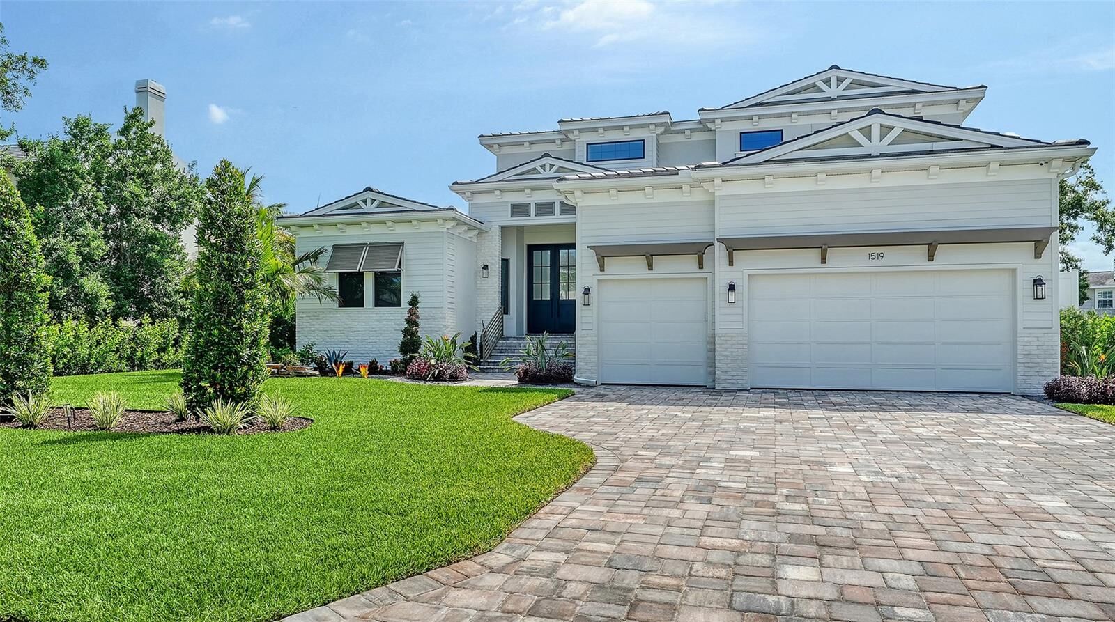 Property Photo: 1519 Harbor Drive FL 34239