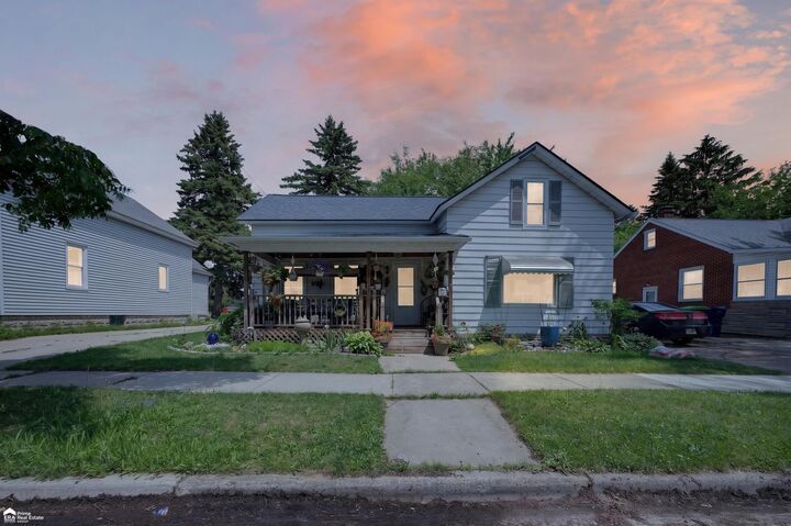 Property Photo:  1409 Stanton Street  MI 48708-8659 