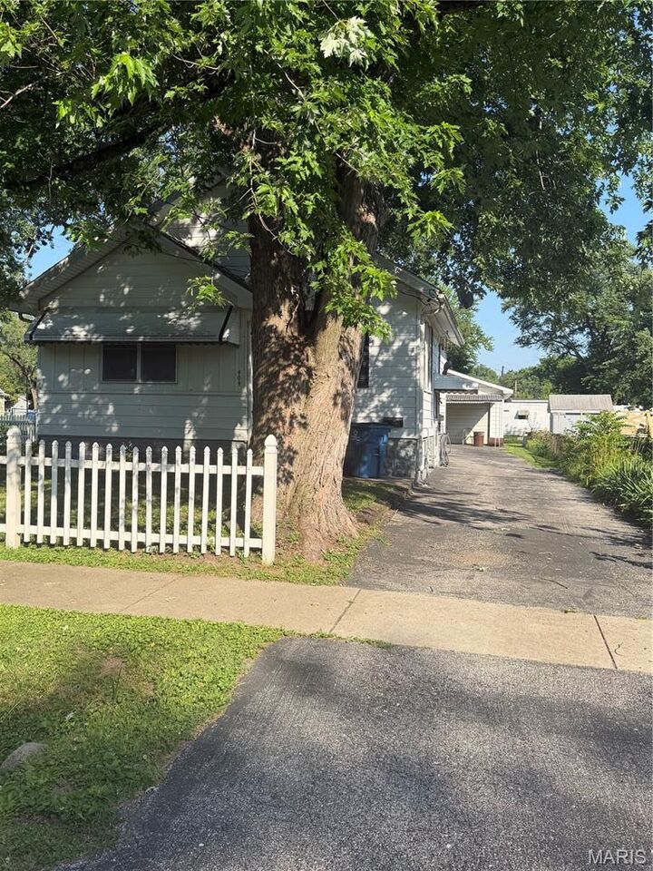 Property Photo: 404 S 4th Street IL 62232