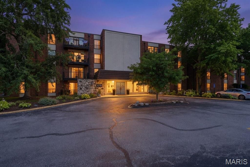 Property Photo: 578 Sarah Lane 206 MO 63141