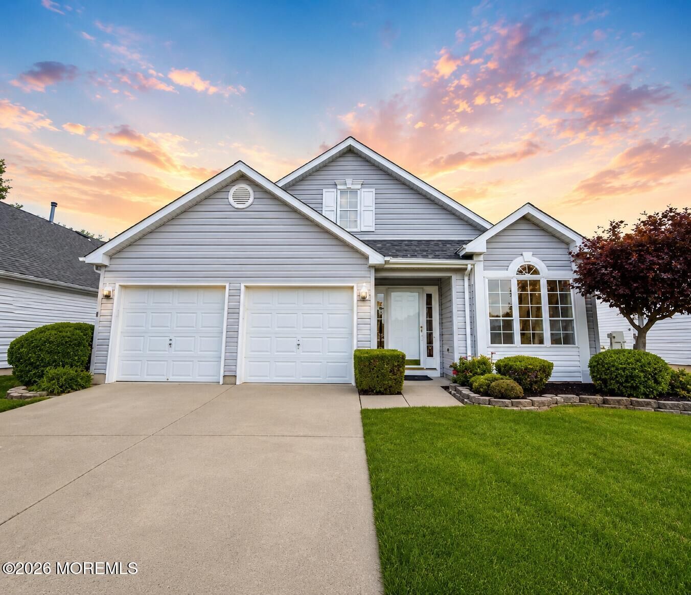 Property Photo:  18 Eaton Court  NJ 08527 