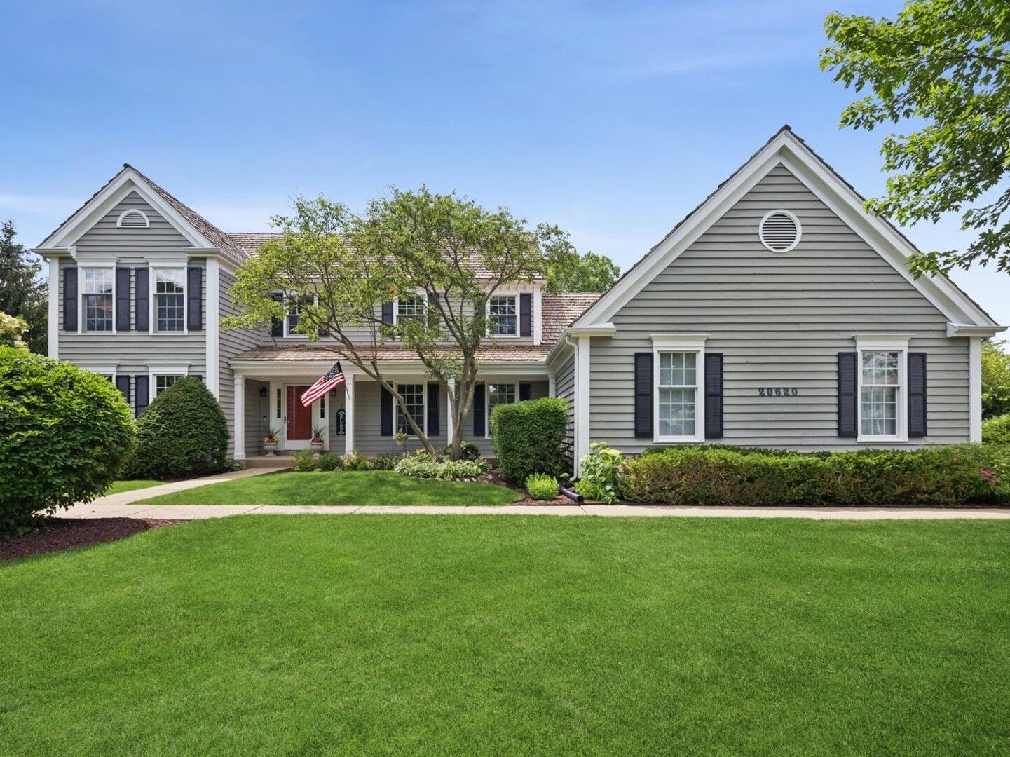 Property Photo:  20620 N Swansway  IL 60010 