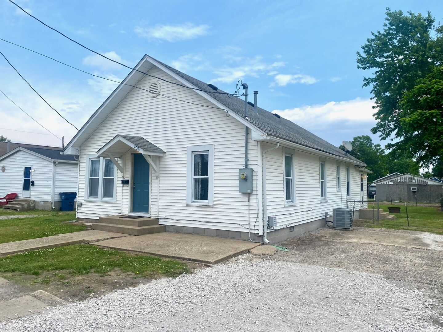 Property Photo:  206 S Horn S  IL 62896 