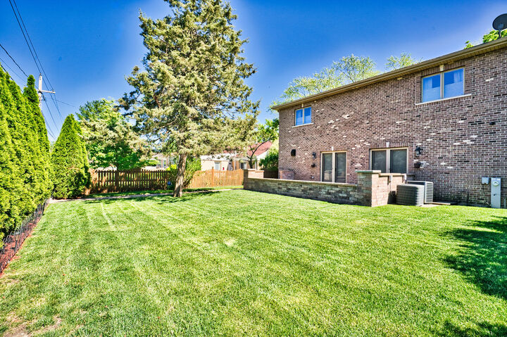 Property Photo: 5044 Coyle Avenue IL 60077
