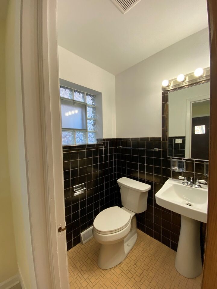 Property Photo:  6078 N Troy Street  IL 60659 