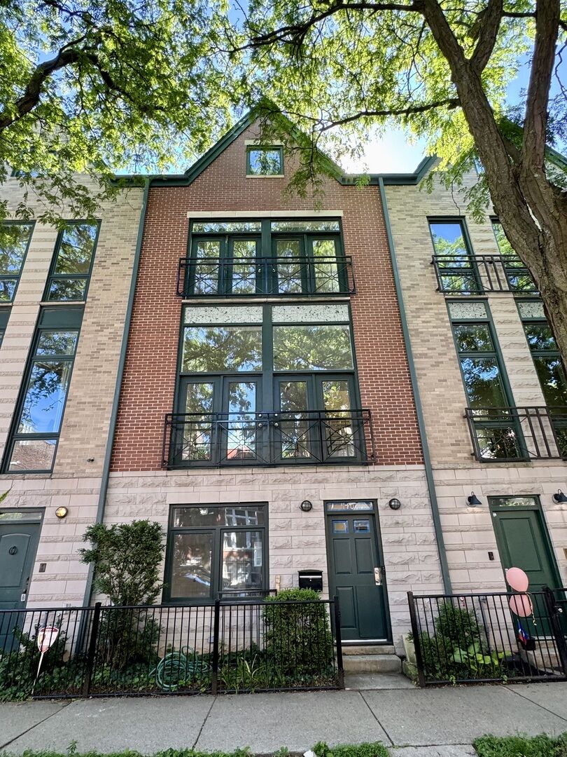 Property Photo:  1107 N Wolcott Avenue  IL 60622 