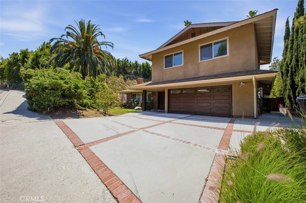 Property Photo:  1900 Sherer Lane  CA 91208 