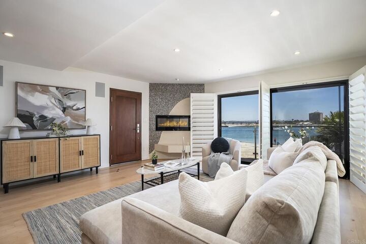 Property Photo:  2820 Bayside Walk 6  CA 92109 