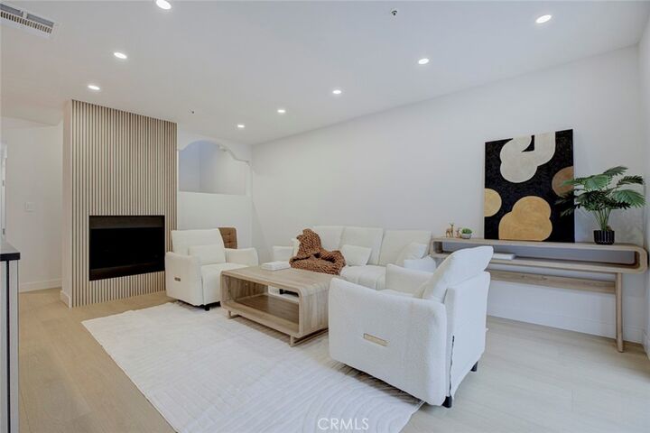 Property Photo: 15044 Nordhoff Street 8 CA 91343
