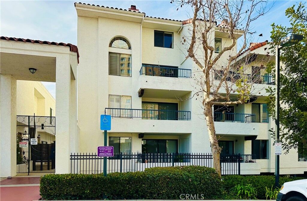 Property Photo:  3525 Lebon Drive 204  CA 92122 