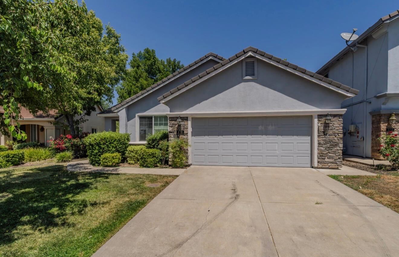Property Photo: 121 Gold Nugget CA 95252