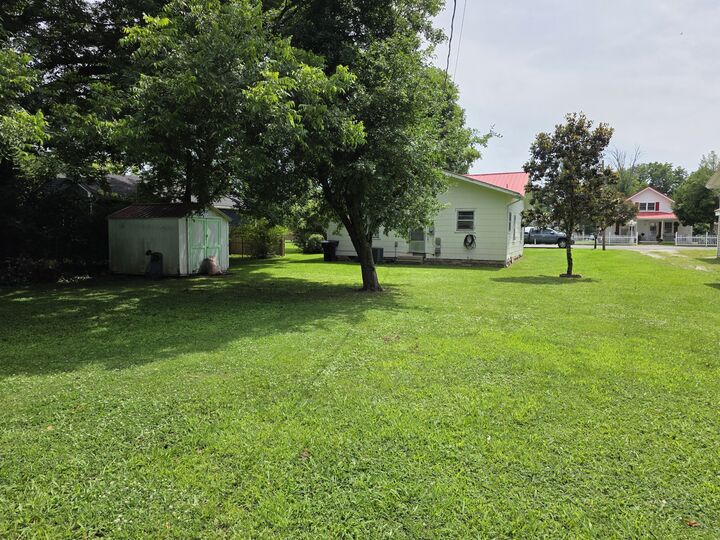 Property Photo: 206 N Eddie St TN 37388