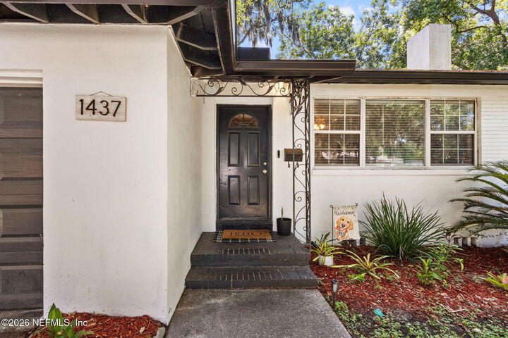 Property Photo:  1437 Somerville Road  FL 32207 