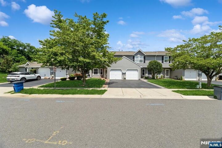 Property Photo:  7 Sloop Square  NJ 07728 