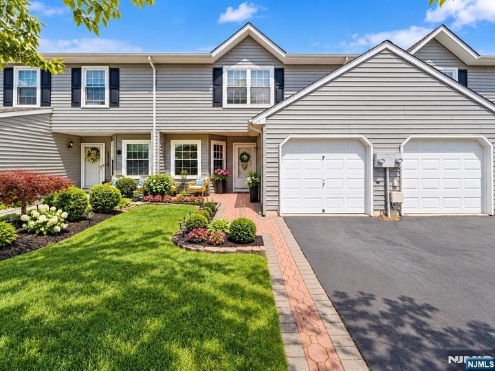 Property Photo:  7 Sloop Square  NJ 07728 