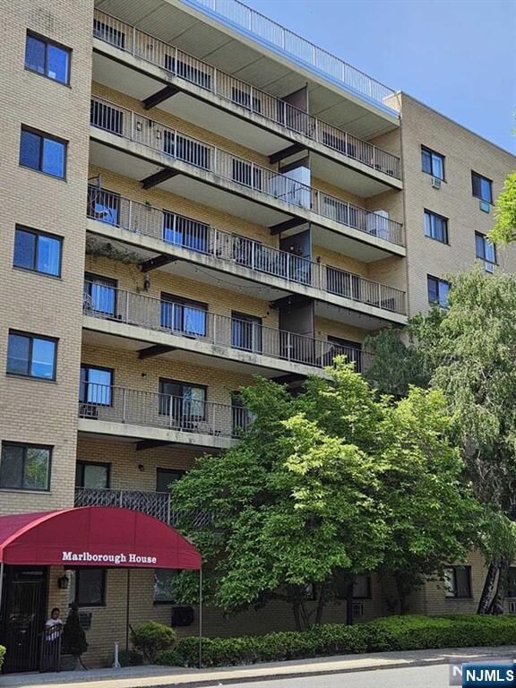 Property Photo: 44 S Main Street 6J NJ 07644