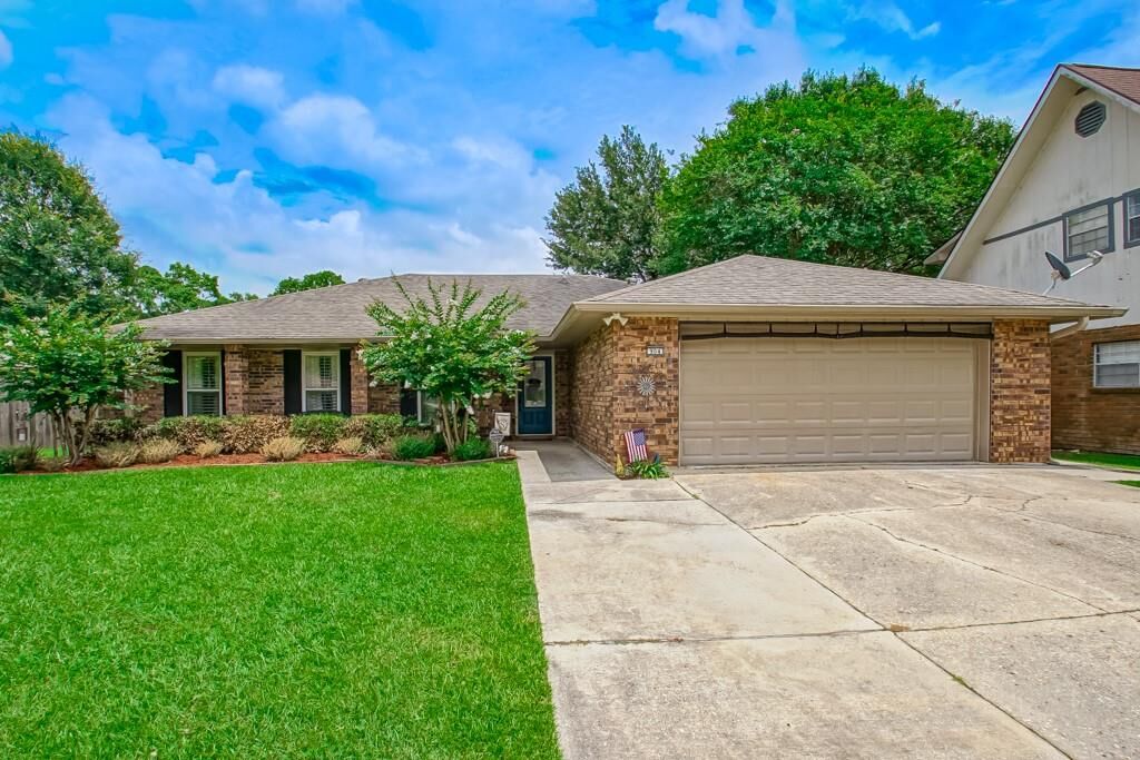 Property Photo:  904 Dolly Madison Court  LA 70458 