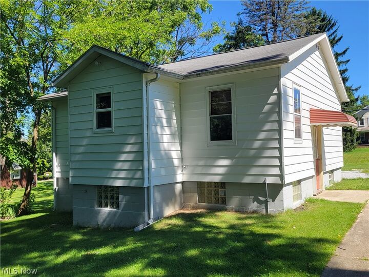Property Photo:  408 Newton Street  OH 44278 