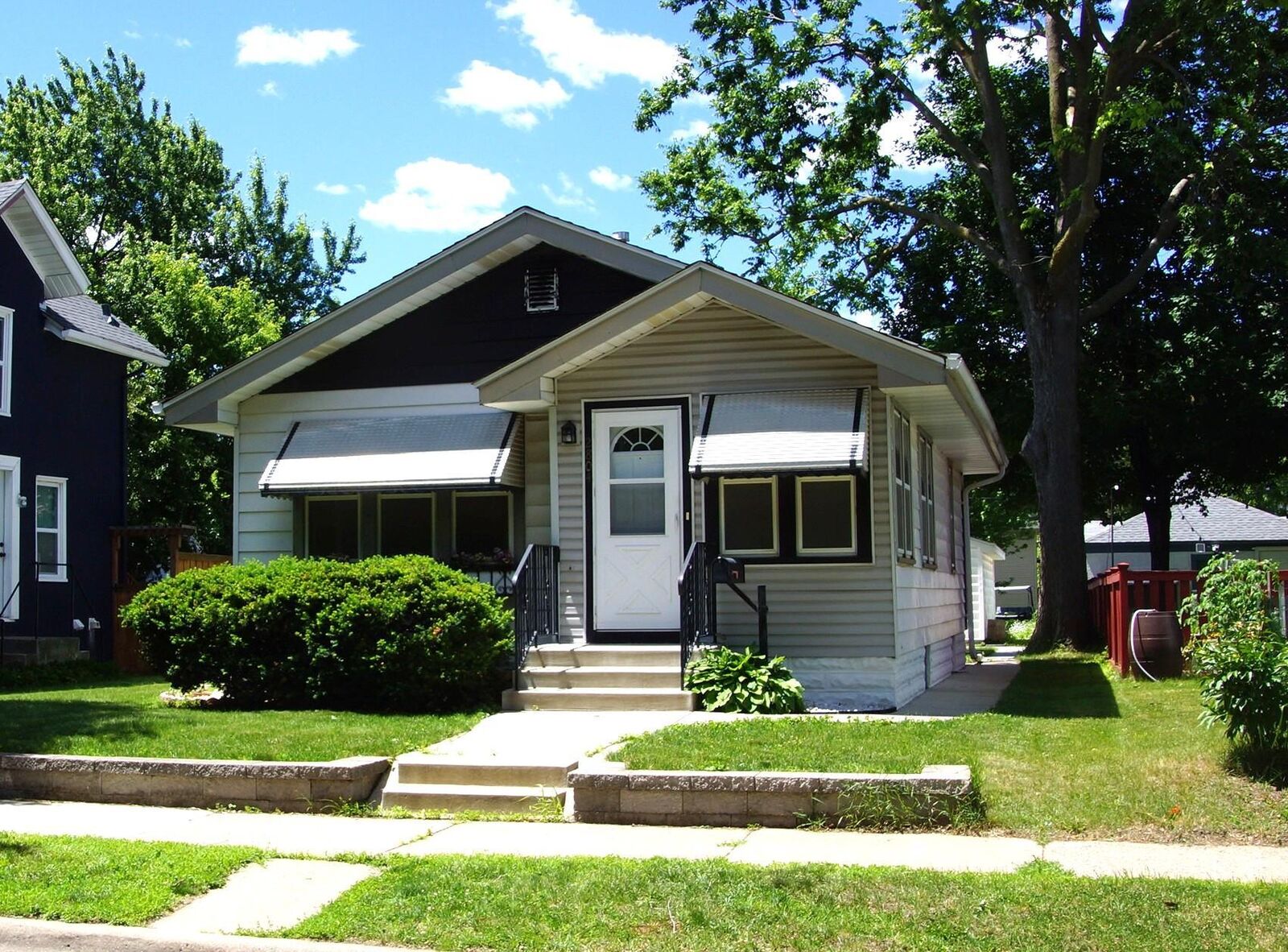 Property Photo:  2804 37th Avenue S  MN 55406 