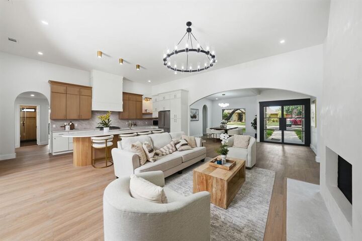 Property Photo: 7130 Debbe Drive TX 75252