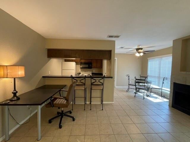 Property Photo: 835 W Harwood Road C TX 76054