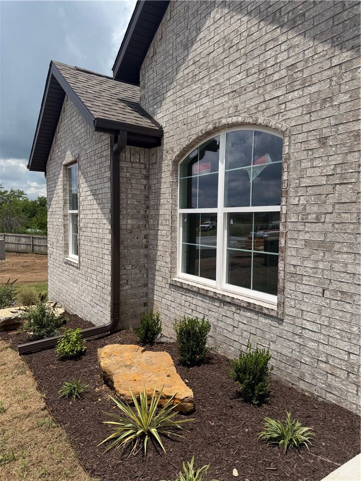 Property Photo:  2305 Cassidy Court  AR 72761 