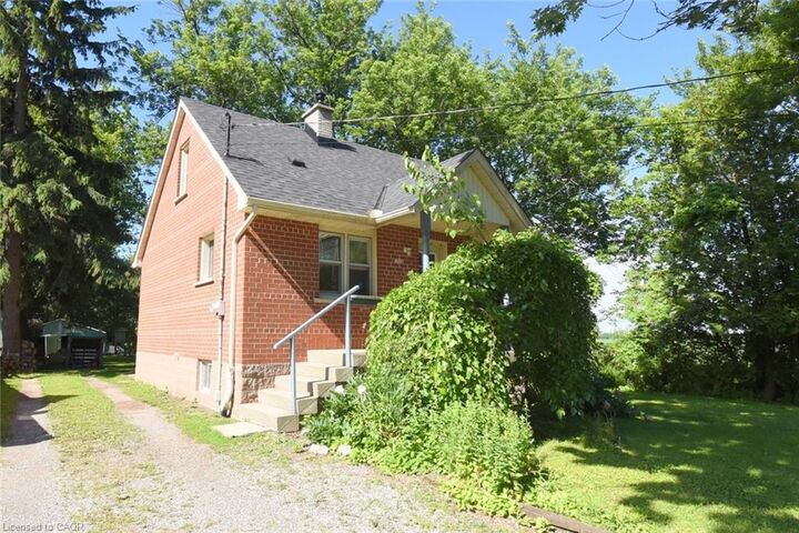 7381 Airport Road E — photo 1